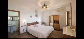 2 bedrooms, iron/ironing board, free WiFi, bed sheets - Apartment on the Amalfi Coast with sea view - Near Naples (Furore)