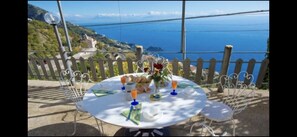 Outdoor dining - Apartment on the Amalfi Coast with sea view - Near Naples (Furore)
