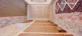 Rezen Sunshine Hotel (Gongren Cultural Palace)