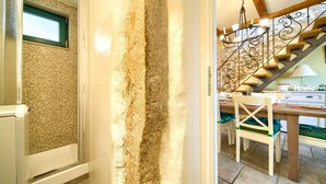 A bathroom with a bathtub, a shower, and a window. - Villa Kate (Kvarner - Čižići) (Čižići)