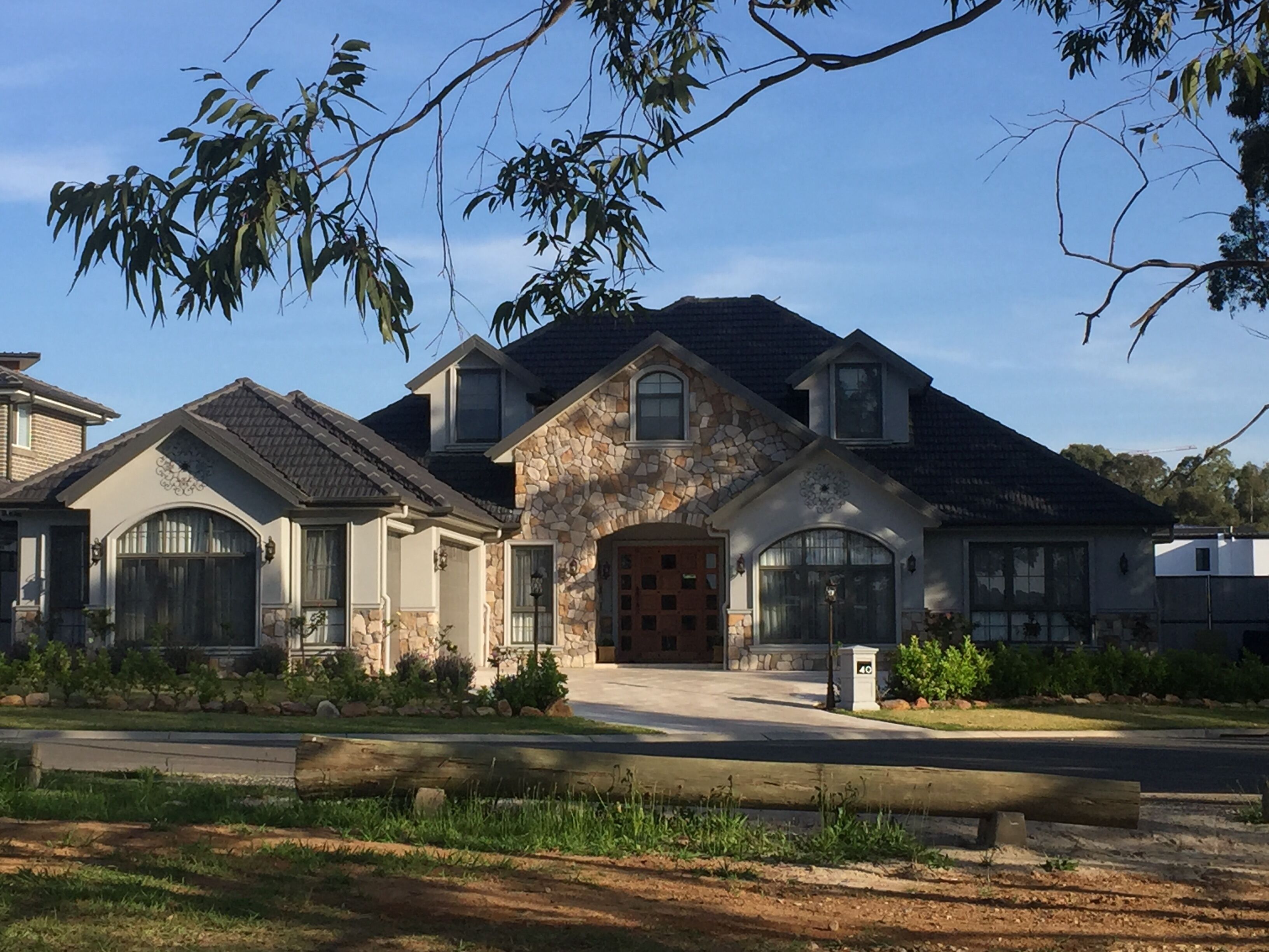 Gorgeous 3 bedroom French Provincial loft