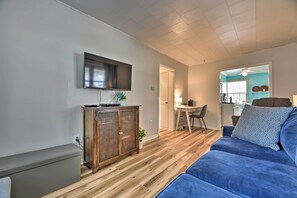 TV, DVD player, books, video library - Family-Friendly Hideaway Near Presque Isle! (Erie)