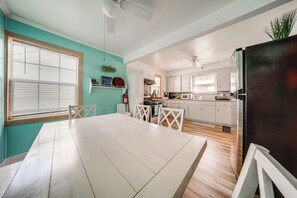 Dining - Family-Friendly Hideaway Near Presque Isle! (Erie)
