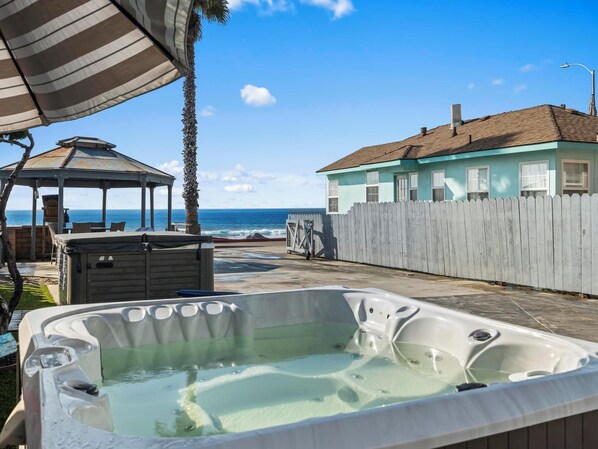 Terrace/patio - BEACHFRONT COTTAGE LOWER UNT ON THE STRAND IN OCEANSIDE, TWO-BED AND ONE-BATH (Oceanside)
