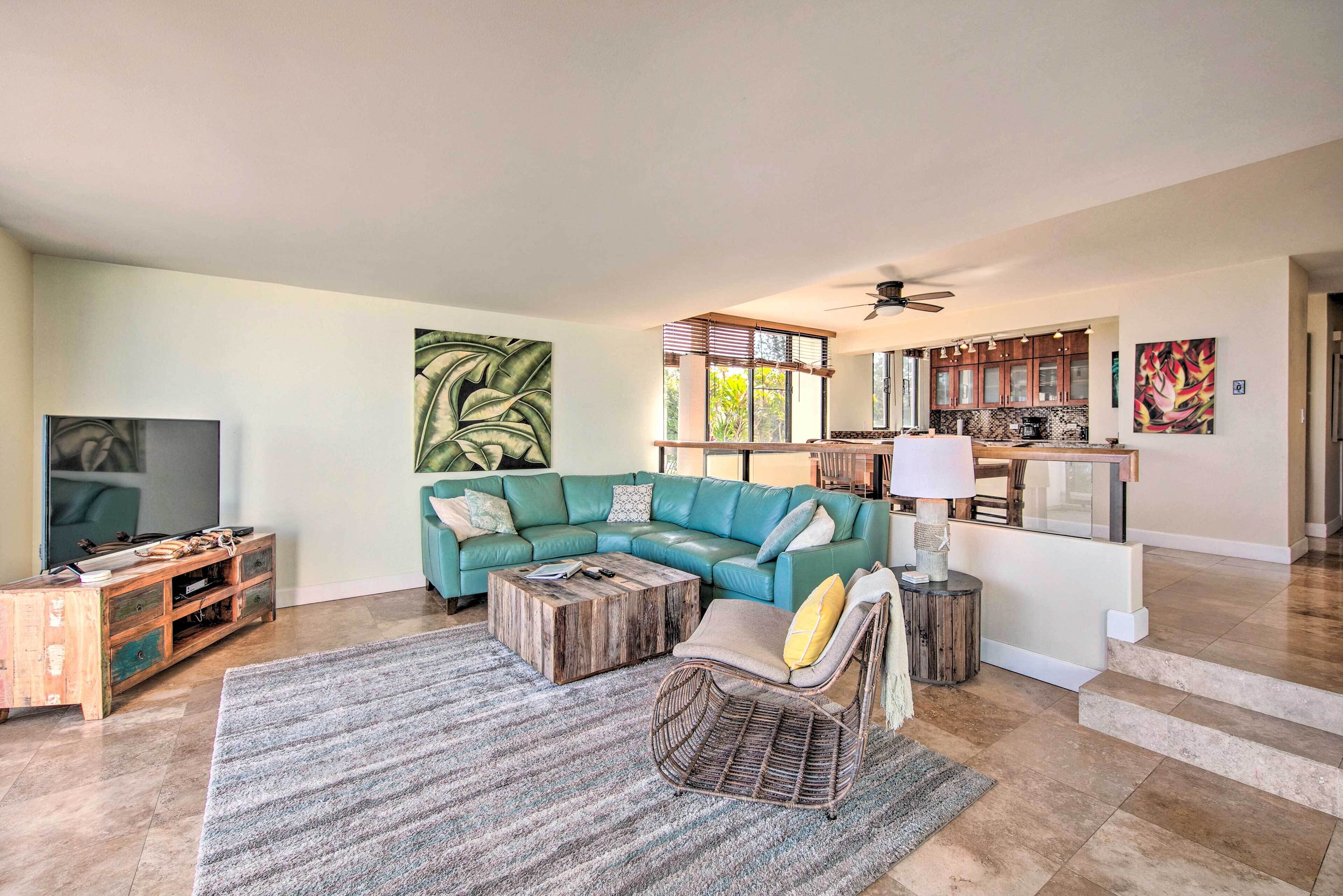 Oceanfront Condo w/ 2 Lanais, Walk to Beach!