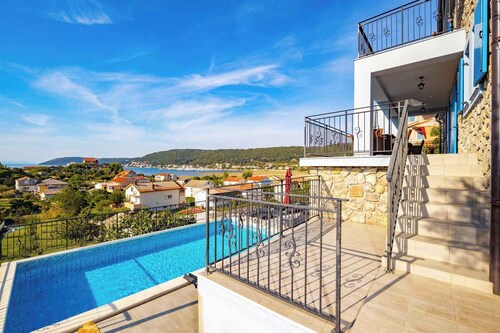 Maison de vacances avec piscine et climatisation