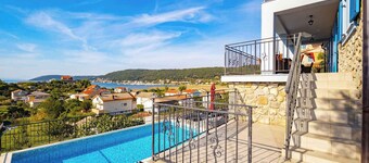 Casa vacacional con piscina y aire acondicionado