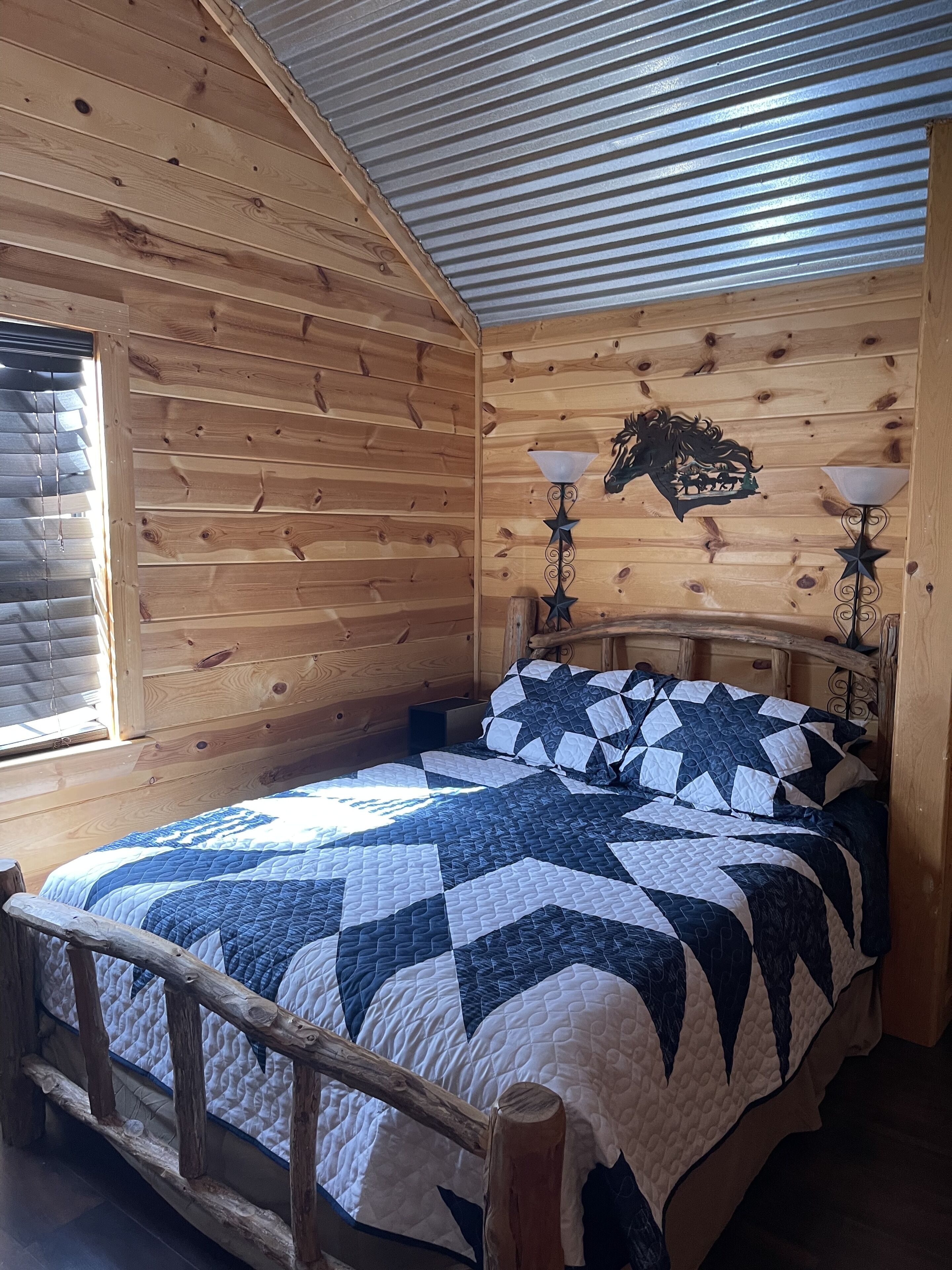 Tiny cabin near downtown Fort Worth