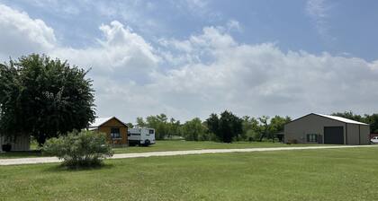 Tiny cabin near downtown Fort Worth