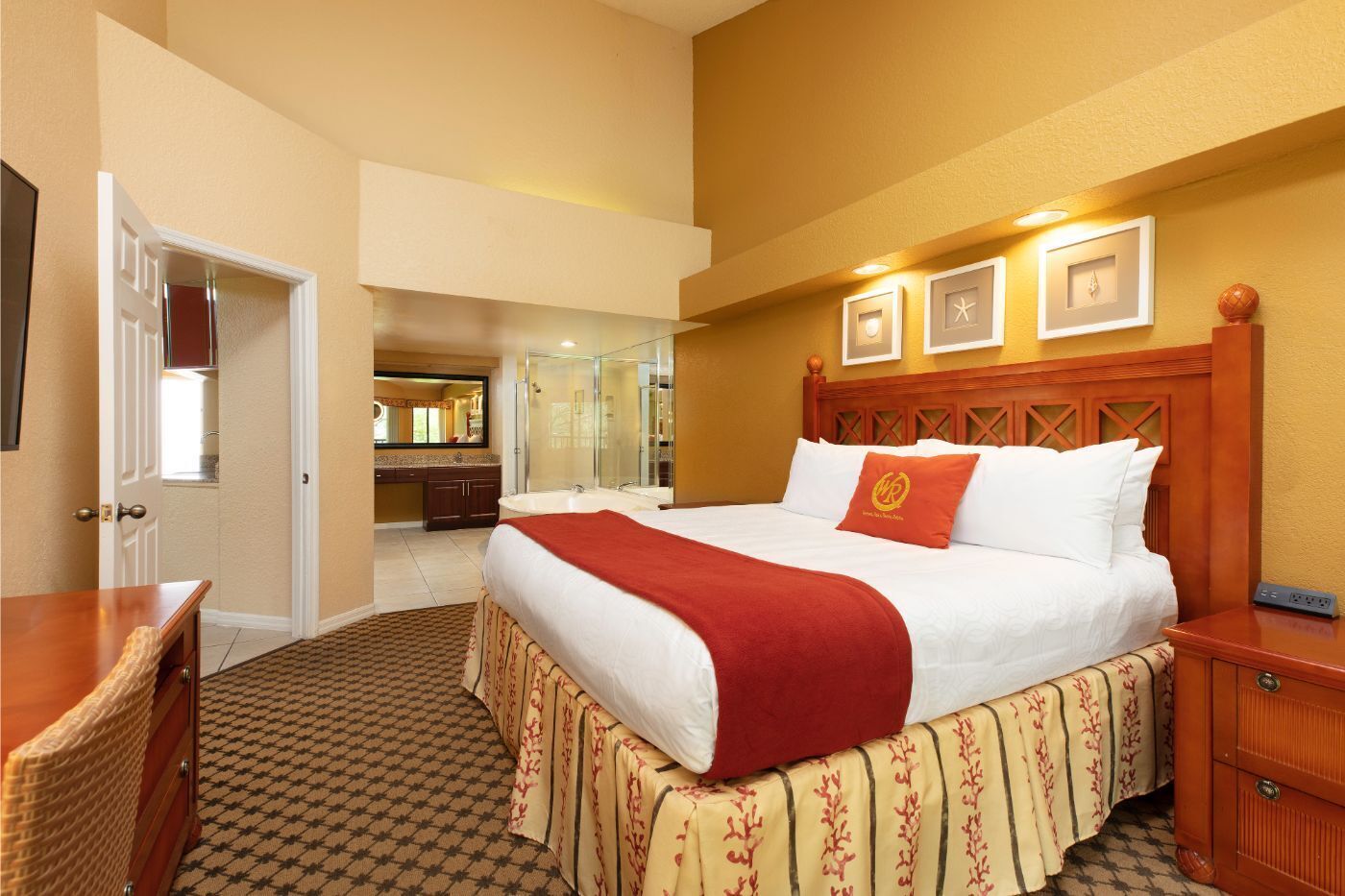 5 minutes to Disney World. Family sized villa with great amenities.