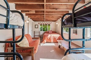 4 chambres, fer et planche à repasser, Wi-Fi, draps fournis