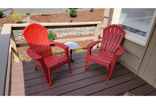 Heavenly Bungalow, immaculately clean, close to downtown!