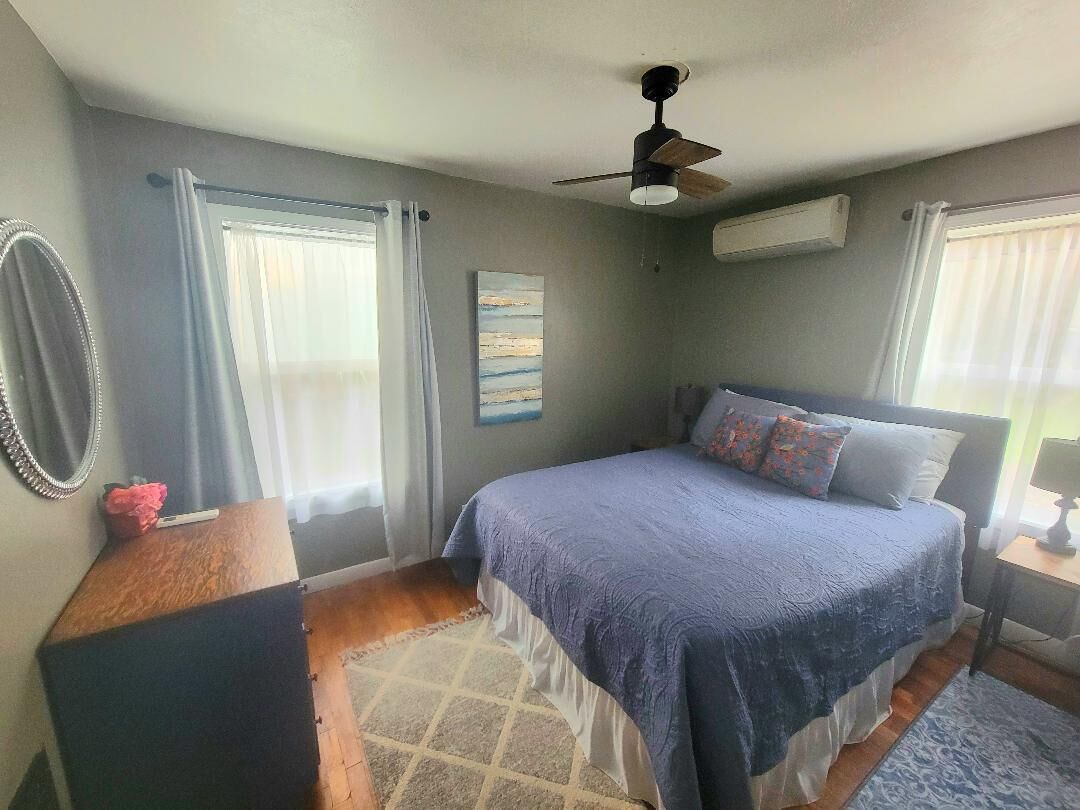 2 عدّة غرف نوم ومكواة/لوح كي وسرير سفر وواي فاي مجانًا