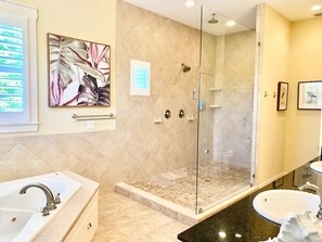 Duschwanne, Whirlpool, Haartrockner, Bidet