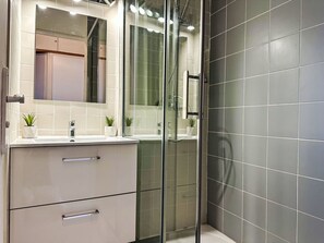 Towels - Lovely apartment for 4 people with pool, WIFI, A/C, TV and terrace (Saint-raphaël)