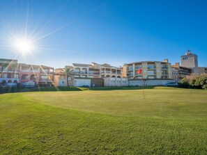 Golf - Lovely apartment for 4 people with WIFI, pool, TV, terrace and pets allowed (Saint-raphaël)