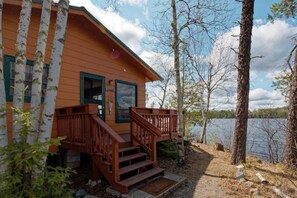 Exterior - Elbow Lake Lodge: Breakwater 3BR/1BA Lakefront Cabin (Cook)