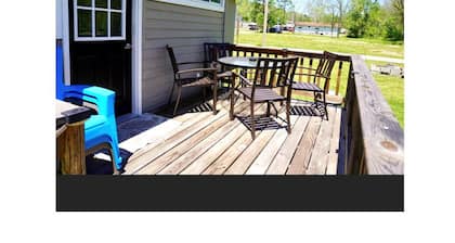 Chasen Summer! 1/2 Mile from Current River!