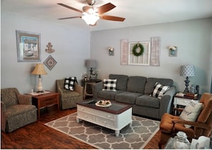 Living area - Chasen Summer! 1/2 Mile from Current River! (Van Buren)