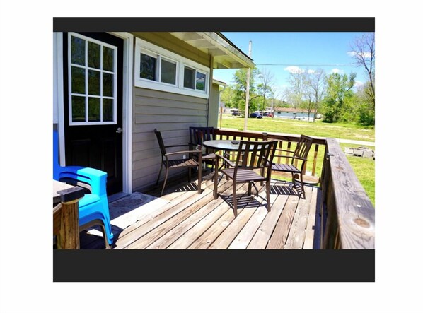 Outdoor dining - Chasen Summer! 1/2 Mile from Current River! (Van Buren)