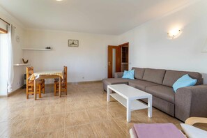 TV - Apartamento T1 Nazareth (Sítio da Nazaré)