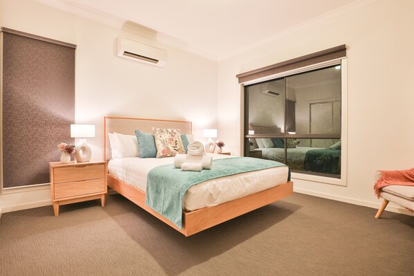 4 bedrooms, desk, iron/ironing board, free WiFi