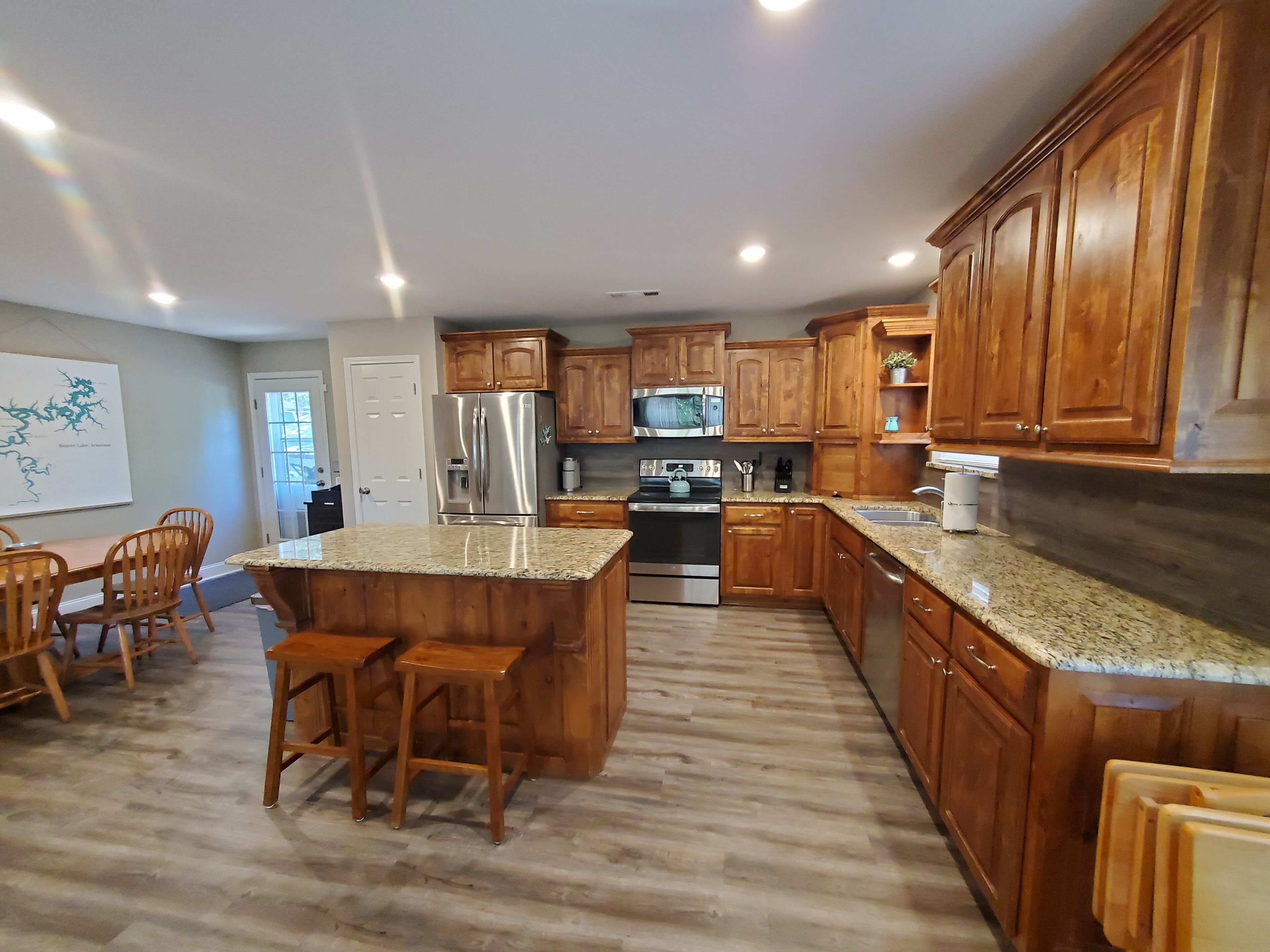 Frigorífic, microones, forn i placa de cuina 