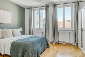 2 chambres, fer et planche à repasser, Wi-Fi, draps fournis