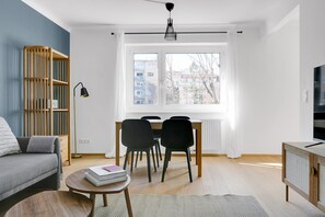 Télévision, chaîne hi-fi