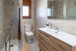 Towels - Sant Carles 21 - Apartment with sea views (Llança)