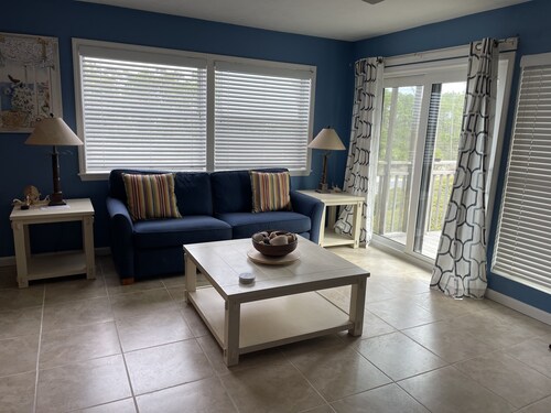 300 Ocean Mile B1, 3 bed 3 bath, Pet Friendly, community pool., SGI State Park..