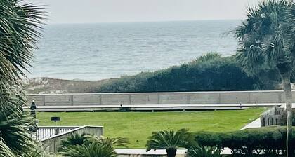 300 Ocean Mile B1, 3 bed 3 bath, Pet Friendly, community pool., SGI State Park..