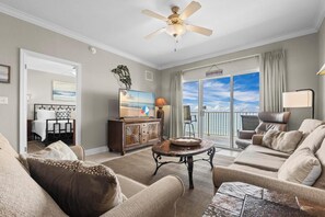 TV - Crystal Shores West 803- Wonderful Gulf front Condo, Directly on the  Gulf of Mexico (Gulf Shores)