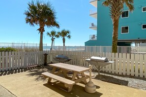 Outdoor dining - Crystal Shores West 803- Wonderful Gulf front Condo, Directly on the  Gulf of Mexico (Gulf Shores)