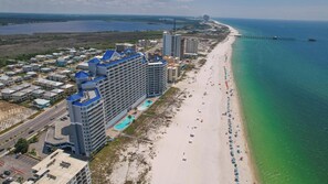 On the beach - Lighthouse 705- Gulf Front Condo, 2 Bedrooms with Bunk Room (Gulf Shores)