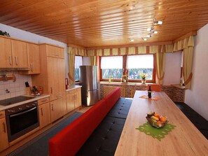 Microwave, oven, dishwasher, toaster - Lovely apartment for 8 guests with WIFI, TV, balcony and pets allowed (Kappl)