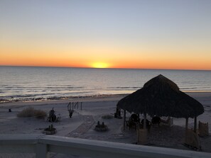 Am Strand, Liegestühle, Strandtücher