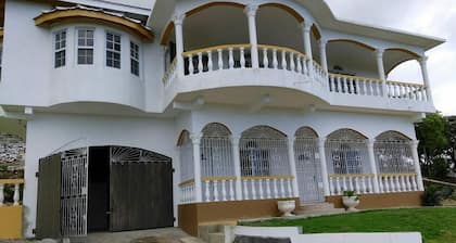 Remarkable 2-Bed Villa in Fair Prospect Sea View