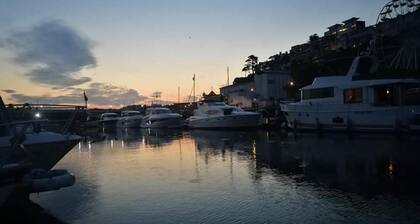 Traditional Boat Sleeps 2 with Cafe