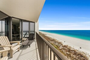 Property grounds - EXQUISITE!  GULF FRONT~5th Floor~ Specials ~ Free Beach Service! Completely Remodeled (Panama City Beach)