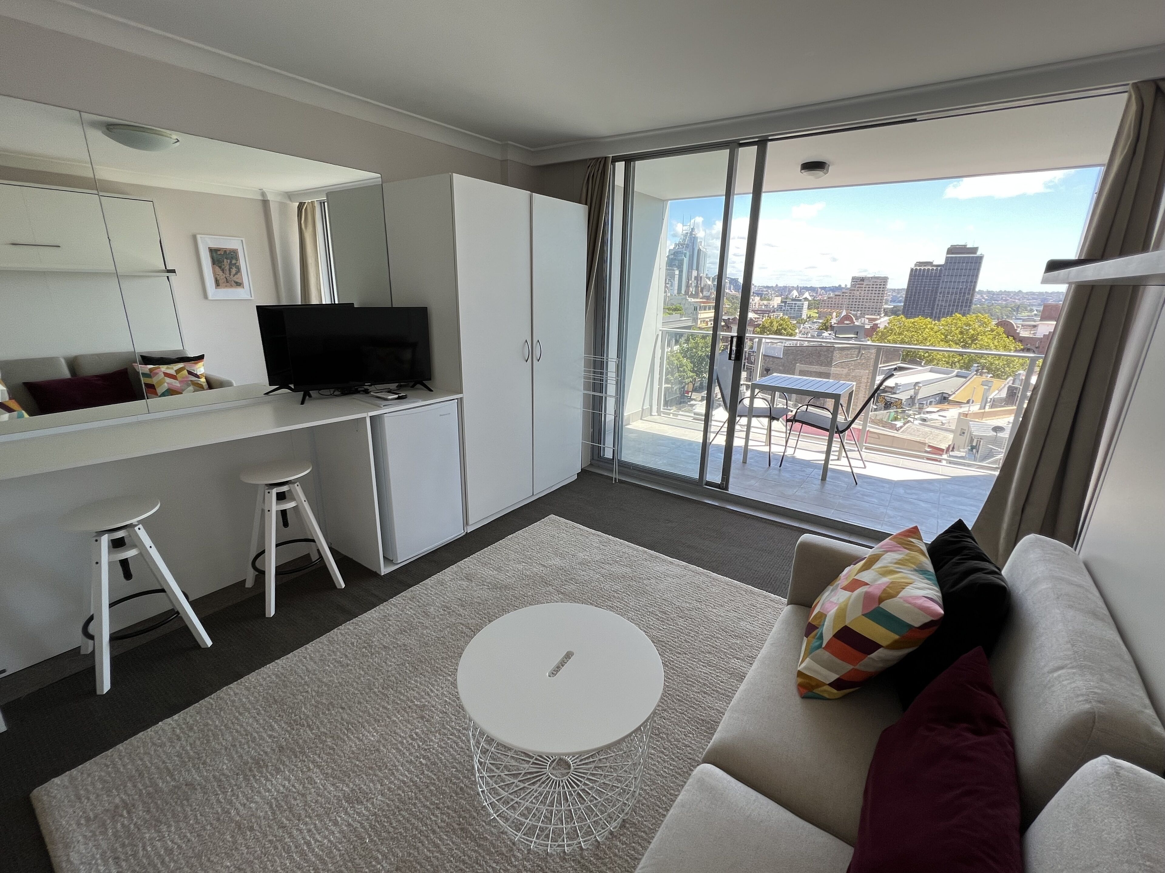 Cosy studio with a large balcony and a great view!