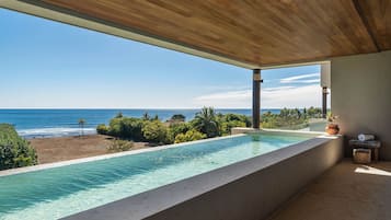 Piscine extérieure, piscine chauffée
