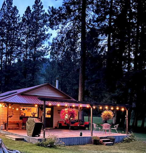 Blackfoot Riverfront Home, Gorgeous River Views & Wildlife, 15 min. To Missoula