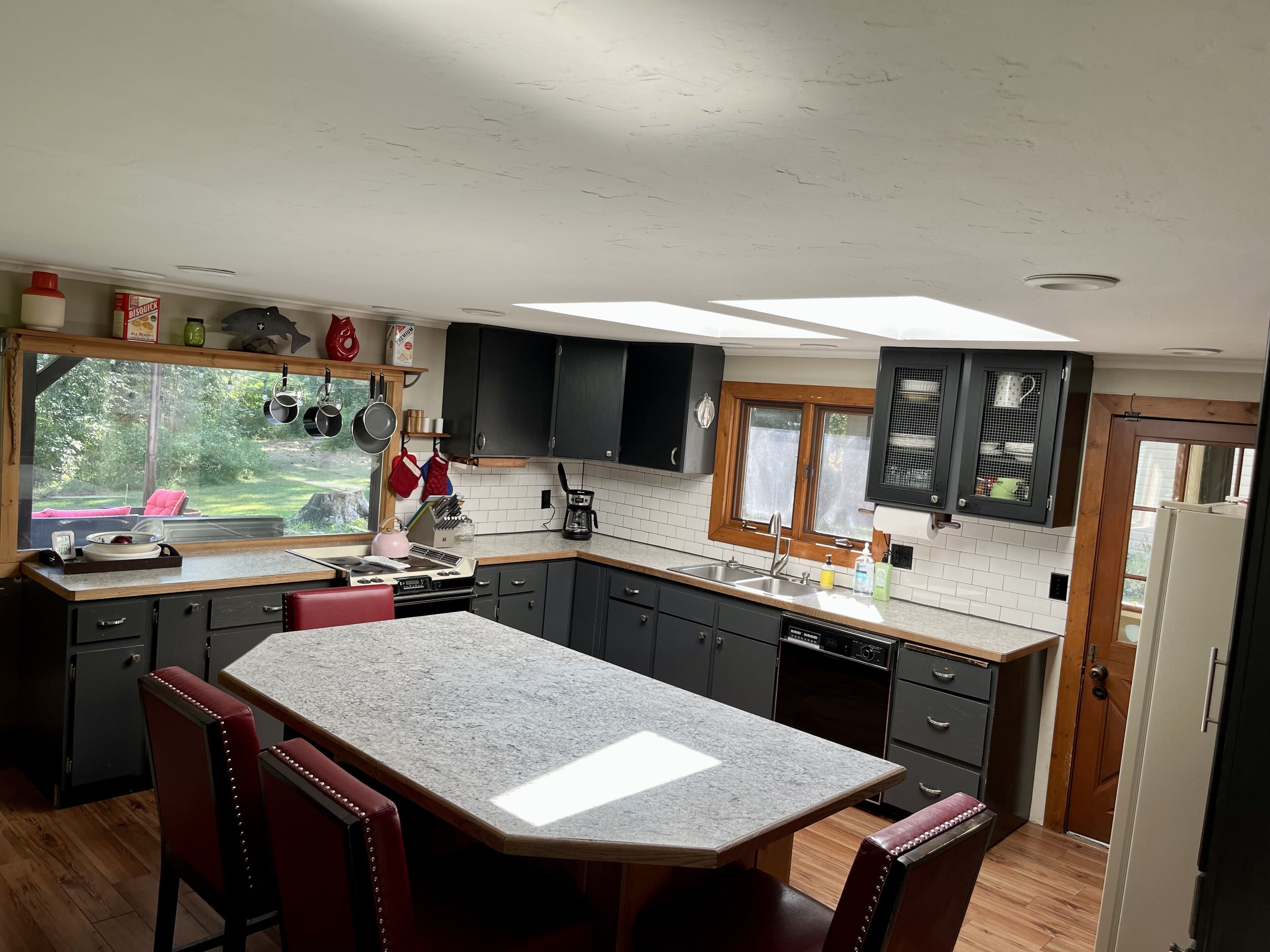 Blackfoot Riverfront Home, Gorgeous River Views on One Acre, 15 min. To Missoula