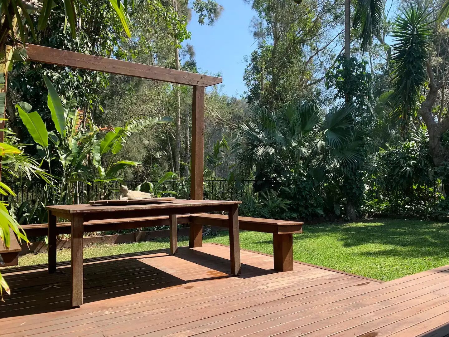 Currumbin Beach Villa-Tropical Garden-Pets Welcome-Short walk to Currumbin Beach