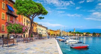 Angela -Terrace & beautiful View lake, Toscolano Maderno, Italy