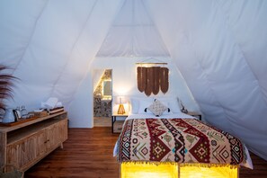 Le Apasys Suite Tent Private Plunge Pool | Bed sheets - The Dewi Kintamani (Kintamani)
