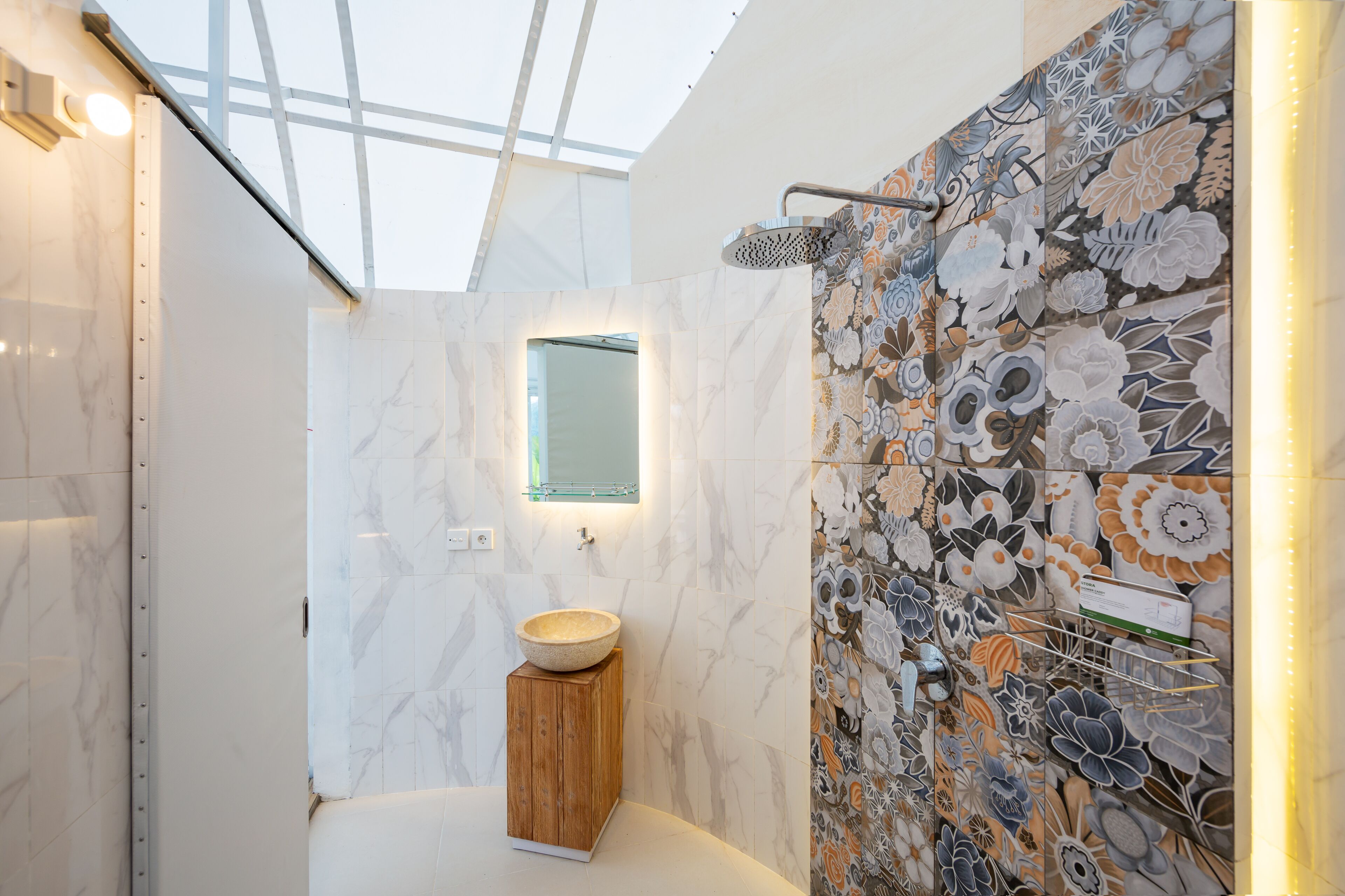 Cape Deluxe Tent | Bathroom | Shower, rainfall showerhead, free toiletries, hair dryer