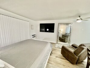 1 chambre, fer et planche Ă repasser, Wi-Fi gratuit, draps fournis