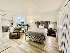 1 dormitori, planxa i posts de planxar, wifi gratuïta i roba de llit 